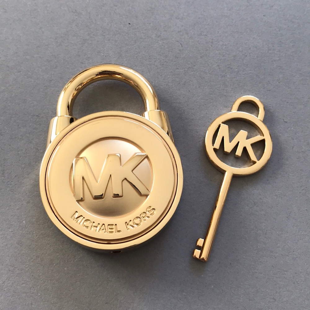 Lock (Michael Kors)
